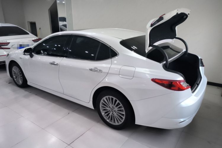 Used Toyota Camry 2024 Dual-Motor 2.0 HGVP Luxury Edition Trunk