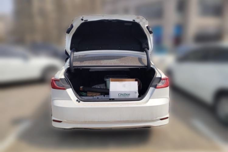 Used Toyota Camry 2024 Dual-Motor 2.0 HGVP Luxury Edition Trunk