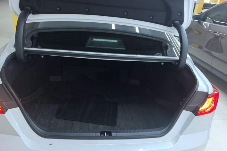 Used Toyota Camry 2024 Dual-Motor 2.0 HG Premium Edition Trunk