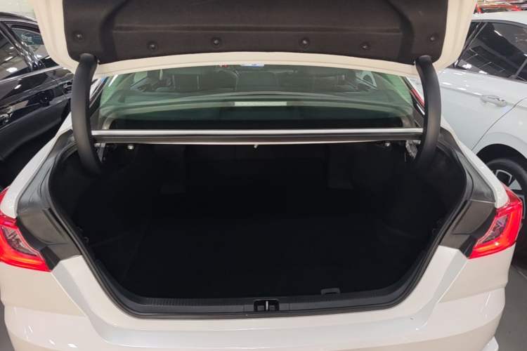 Used Toyota Camry 2024 2.0 GVP Luxury Edition Trunk