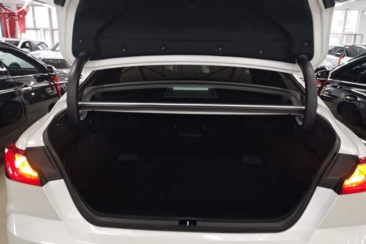 Used Toyota Camry 2024 Dual-Motor 2.0 HE Elite Edition Trunk
