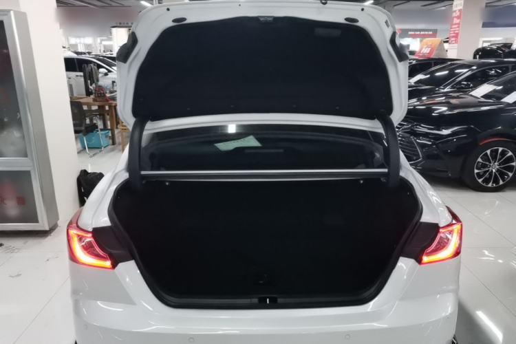 Used Toyota Camry 2024 Dual-Motor 2.0HS Sport Edition Trunk
