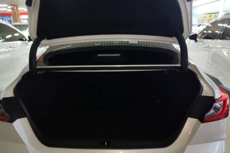 Used Toyota Camry 2024 Dual-Motor 2.0 HE Elite Edition Trunk