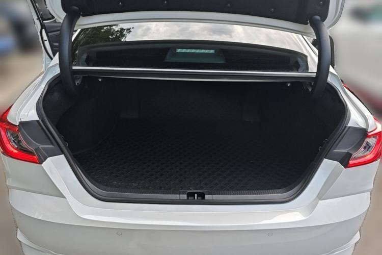 Used Toyota Camry 2024 Dual-Motor 2.0 HG Premium Edition Trunk