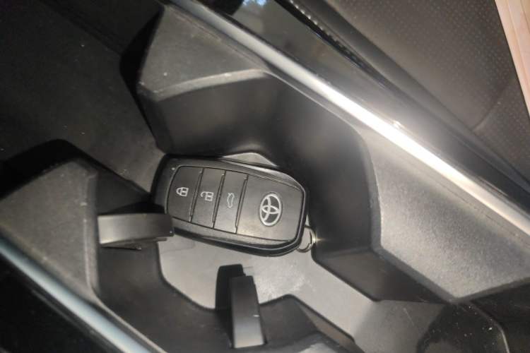 Used Toyota Camry 2024 Dual-Motor 2.0 HG Premium Edition Vehicle Key