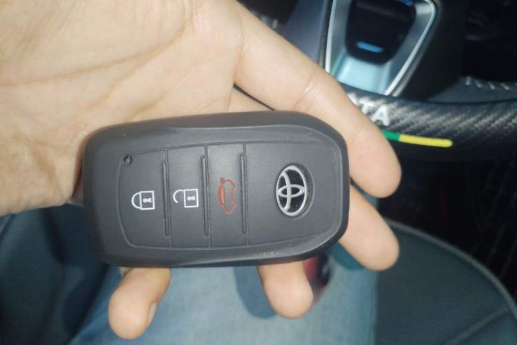 Used Toyota Camry 2024 2.0 GVP Luxury Edition Vehicle Key