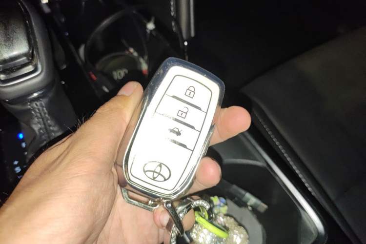 Used Toyota Camry 2024 Dual-Motor 2.0 HG Premium Edition Vehicle Key