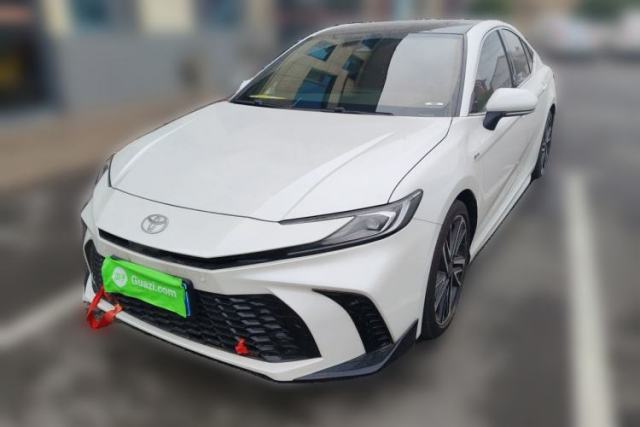Ojetý Toyota Camry 2024 Dual-Motor 2.0HS Sport Edition