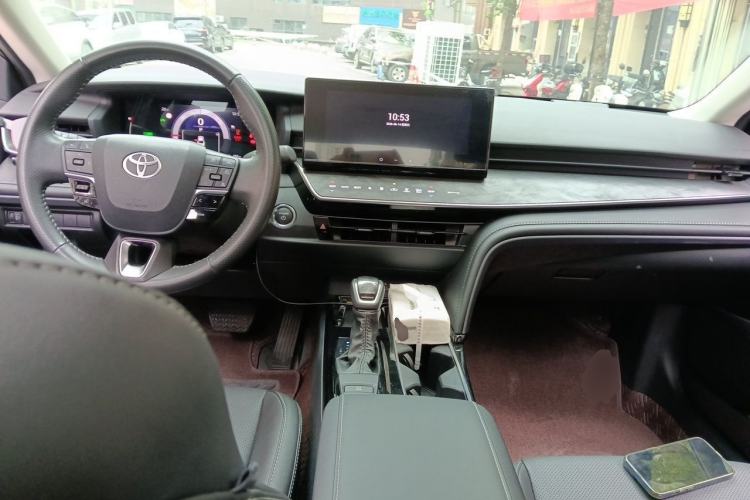 Used Toyota Camry 2025 Dual-Motor 2.0 HXS Glory Edition Center Console