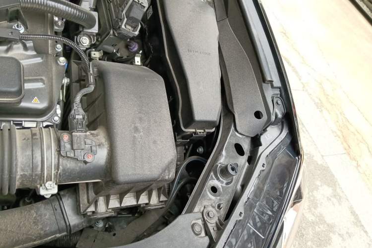 Used Toyota Camry 2025 Dual-Motor 2.0 HXS Glory Edition Engine Bay Left
