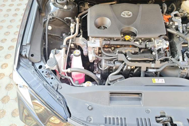 Used Toyota Camry 2025 Dual-Motor 2.0 HG Guanghui Edition Engine Bay Right