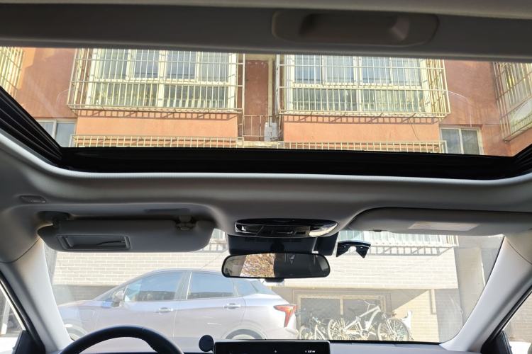 Used Toyota Camry 2025 Dual-Motor 2.0 HG Guanghui Edition Headliner