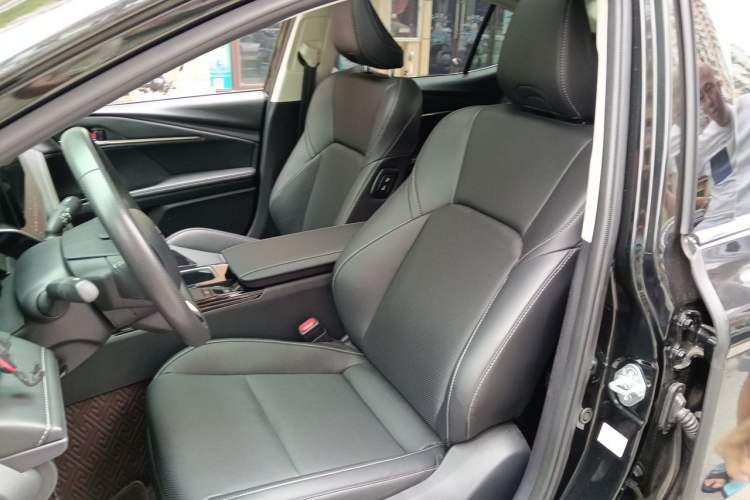 Used Toyota Camry 2025 Dual-Motor 2.0 HXS Glory Edition Left Front Seat