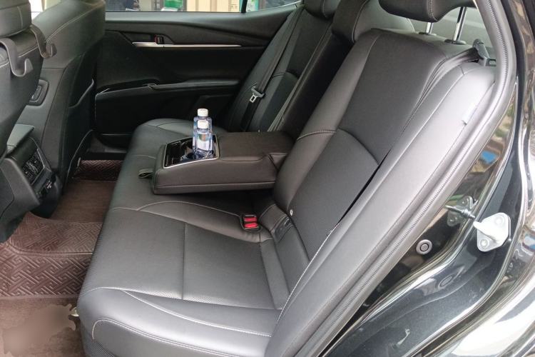 Used Toyota Camry 2025 Dual-Motor 2.0 HXS Glory Edition Left Rear Seat