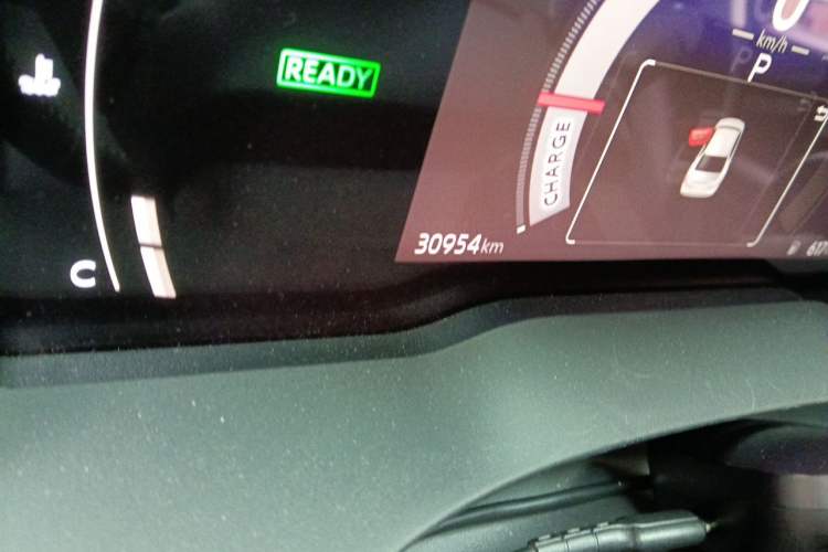 Used Toyota Camry 2025 Dual-Motor 2.0 HXS Glory Edition Odometer Close Up