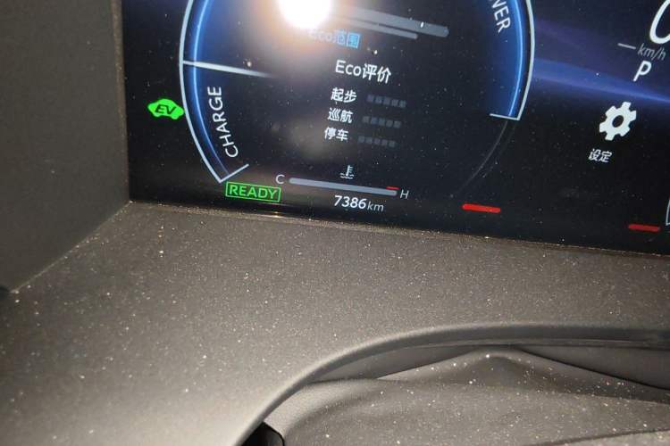 Used Toyota Camry 2025 Dual-Motor 2.0 HXS Glory Edition Odometer Close Up