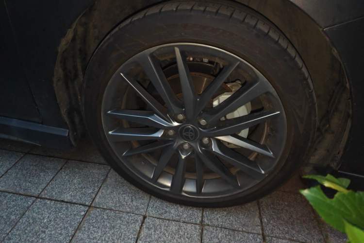 Used Toyota Camry 2025 Dual-Motor 2.0 HXS Glory Edition Right Front Wheel Hub
