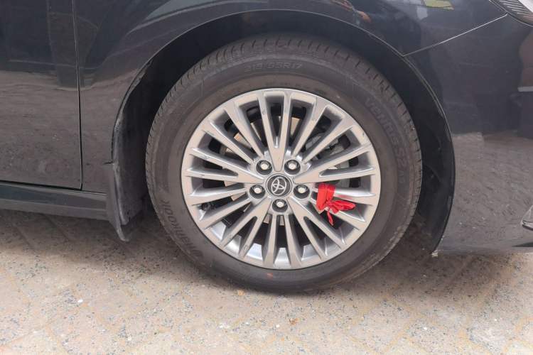 Used Toyota Camry 2025 Dual-Motor 2.0 HG Guanghui Edition Right Front Wheel Hub
