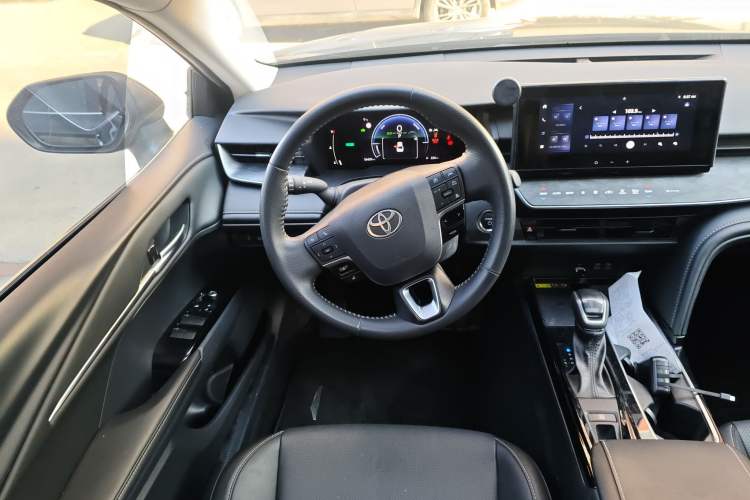 Used Toyota Camry 2025 Dual-Motor 2.0 HG Guanghui Edition Steering Wheel