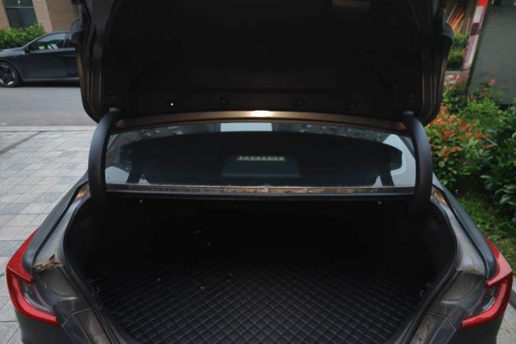 Used Toyota Camry 2025 Dual-Motor 2.0 HXS Glory Edition Trunk