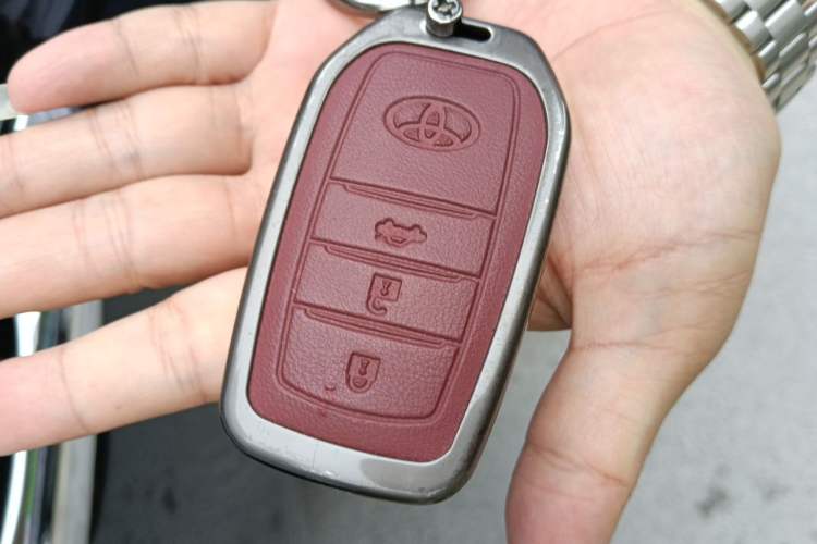 Used Toyota Camry 2025 Dual-Motor 2.0 HXS Glory Edition Vehicle Key