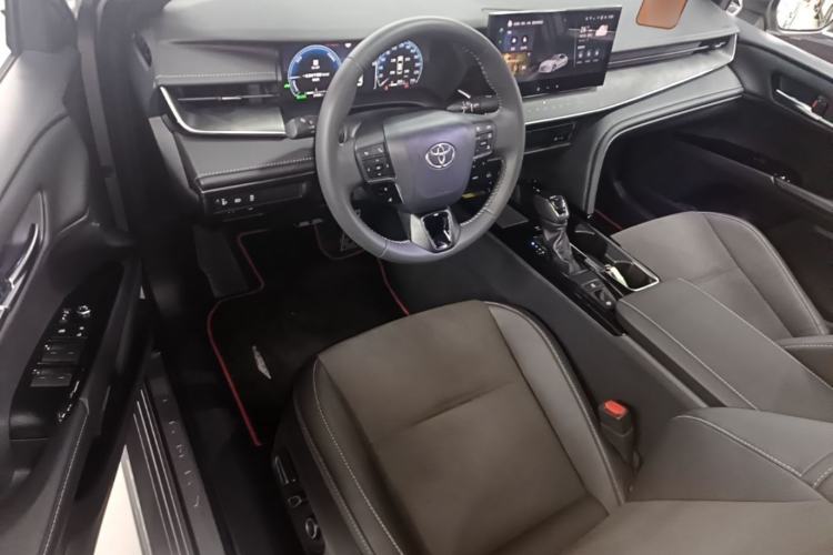 Used Toyota Camry 2025 Dual-Motor 2.0 HXS Glory Edition Driver Seat