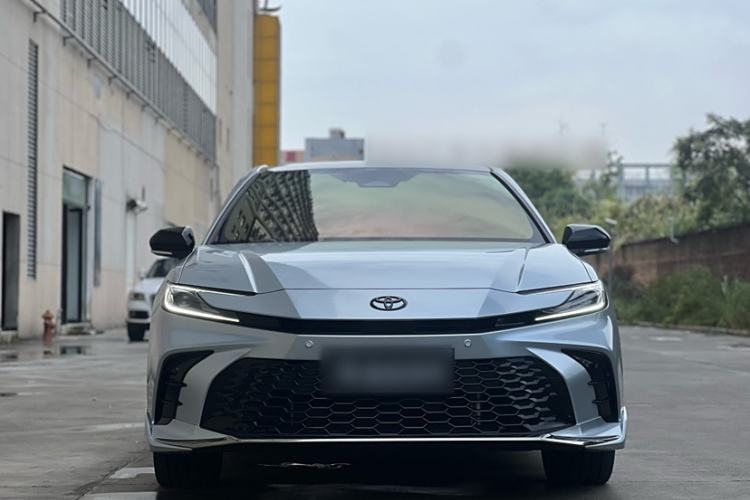 Used Toyota Camry 2025 Dual-Motor 2.0 HXS Glory Edition Exterior 1