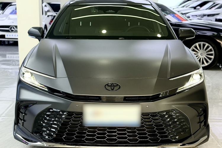 Used Toyota Camry 2025 Dual-Motor 2.0 HXS Glory Edition Exterior 1