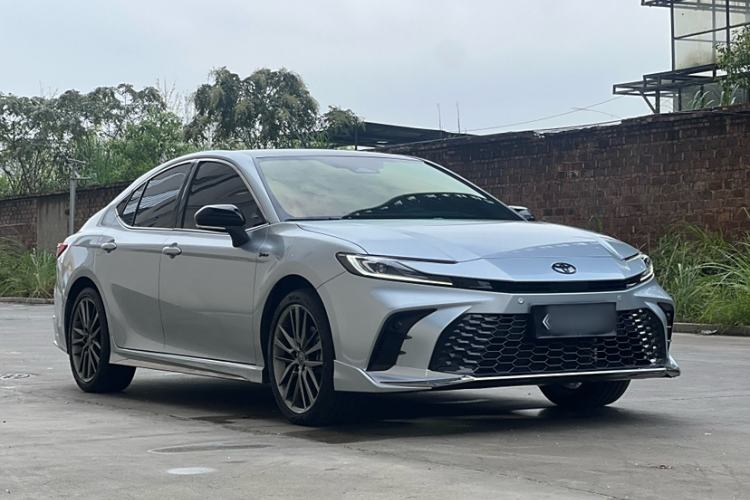 Used Toyota Camry 2025 Dual-Motor 2.0 HXS Glory Edition Exterior 2