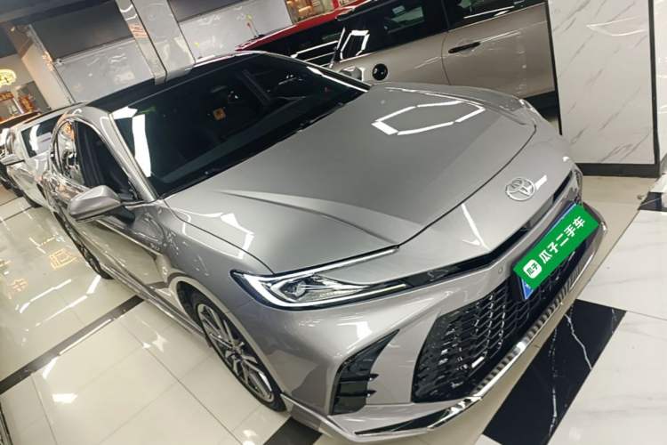 Used Toyota Camry 2025 Dual-Motor 2.0 HXS Glory Edition Front Right 45 Deg