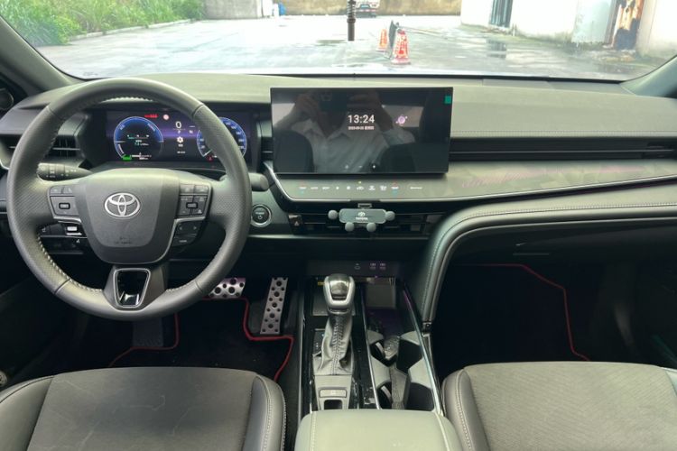 Used Toyota Camry 2025 Dual-Motor 2.0 HXS Glory Edition Gear Lever