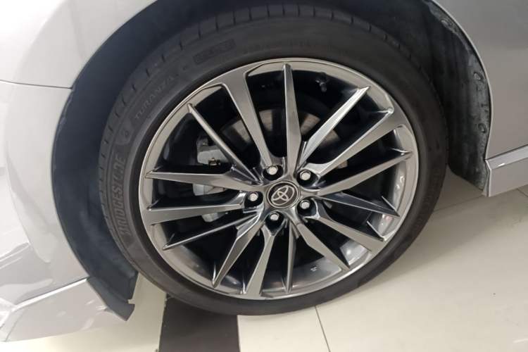 Used Toyota Camry 2025 Dual-Motor 2.0 HXS Glory Edition Left Front Wheel Hub