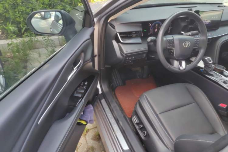 Used Toyota Camry 2025 Dual-Motor 2.0 HG Guanghui Edition Driver Seat
