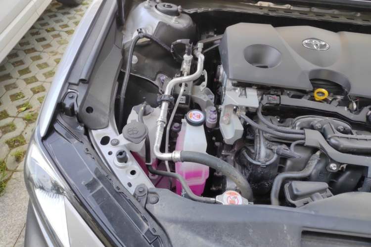 Used Toyota Camry 2025 Dual-Motor 2.0 HG Guanghui Edition Engine Bay Right