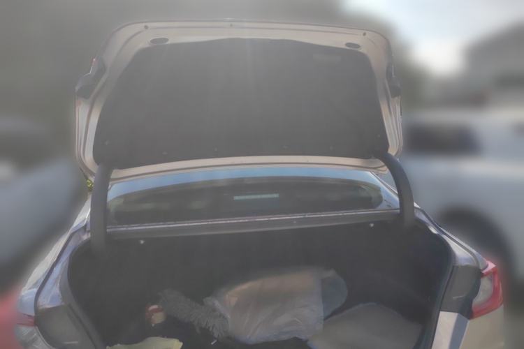 Used Toyota Camry 2025 Dual-Motor 2.0 HG Guanghui Edition Trunk