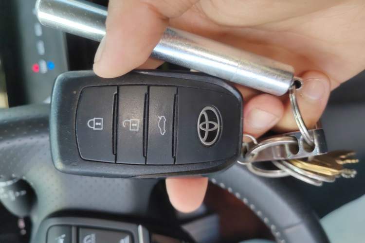 Used Toyota Camry 2025 Dual-Motor 2.0 HG Guanghui Edition Vehicle Key
