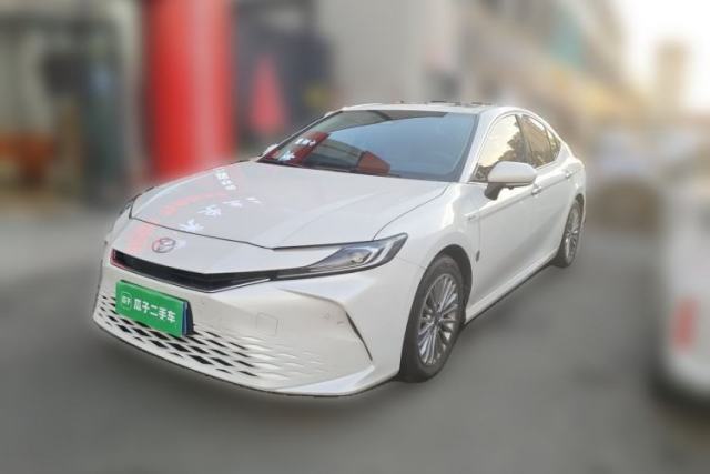 Toyota Camry 2025 Dual-Motor 2.0 HG Guanghui Edition مستعملة