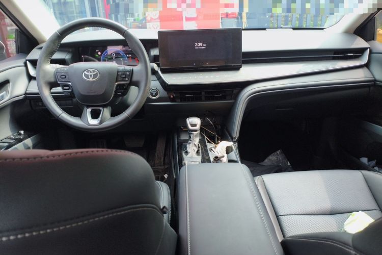 Used Toyota Camry 2025 Dual-Motor 2.0 HG Guanghui Edition Center Console