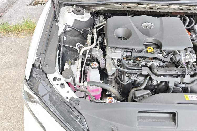 Used Toyota Camry 2025 Dual-Motor 2.0 HG Guanghui Edition Engine Bay Right