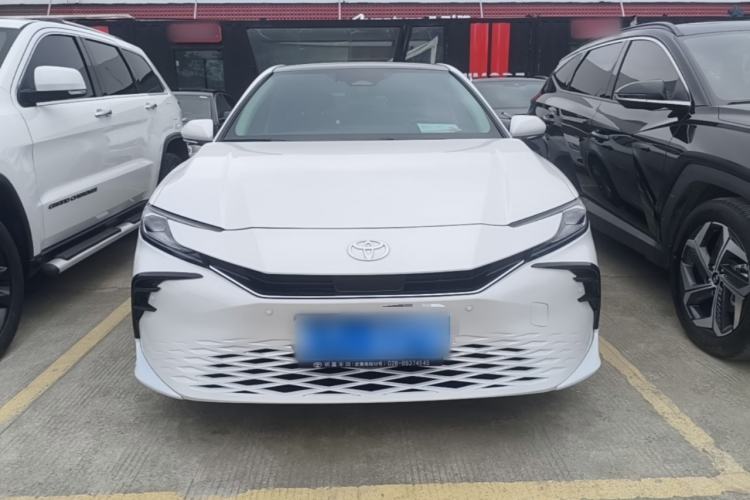 Used Toyota Camry 2025 Dual-Motor 2.0 HG Guanghui Edition Front