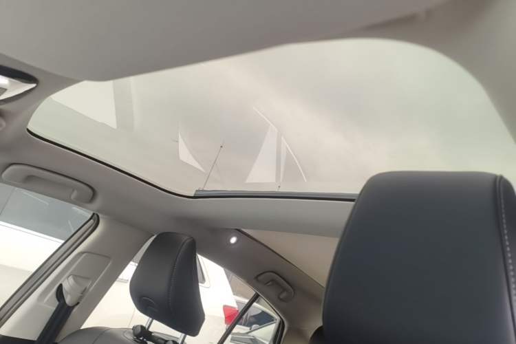 Used Toyota Camry 2025 Dual-Motor 2.0 HG Guanghui Edition Headliner