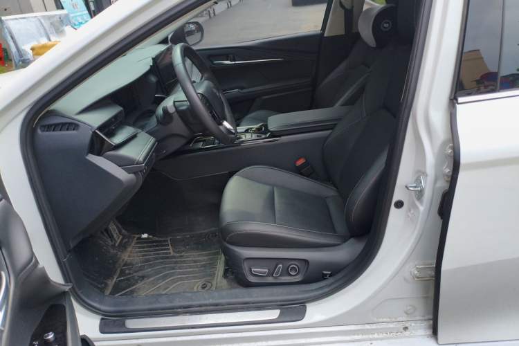 Used Toyota Camry 2025 Dual-Motor 2.0 HG Guanghui Edition Left Front Seat