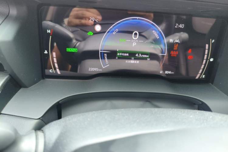 Used Toyota Camry 2025 Dual-Motor 2.0 HG Guanghui Edition Odometer Close Up