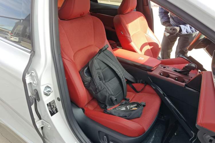 Used Toyota Camry 2025 Dual-Motor 2.5 HXS Sport Plus Smart Drive Edition Right Front Seat