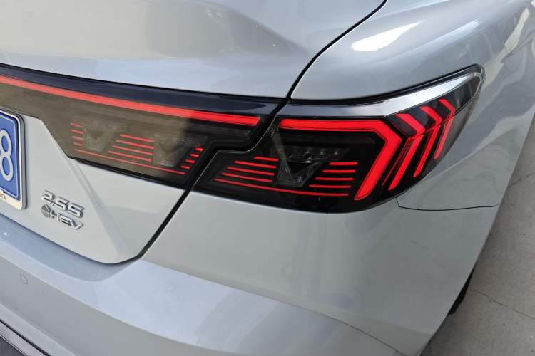 Used Toyota Camry 2025 Dual-Motor 2.5 HXS Sport Plus Smart Drive Edition Right Rear Taillight