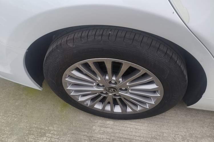 Used Toyota Camry 2025 Dual-Motor 2.0 HG Guanghui Edition Right Rear Wheel Hub