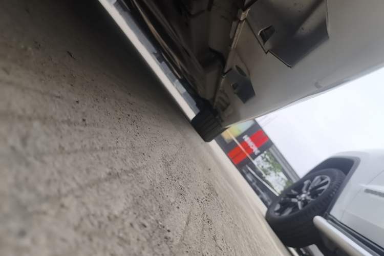 Used Toyota Camry 2025 Dual-Motor 2.0 HG Guanghui Edition Right Side Sill