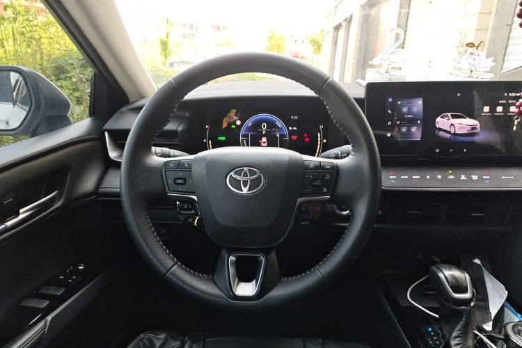 Used Toyota Camry 2025 Dual-Motor 2.0 HG Guanghui Edition Steering Wheel
