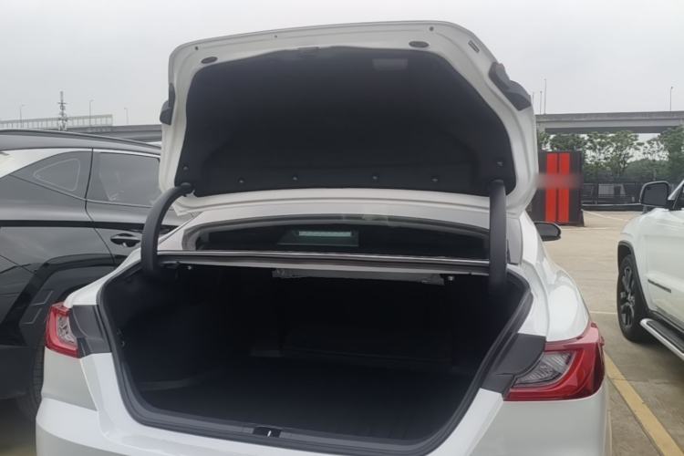 Used Toyota Camry 2025 Dual-Motor 2.0 HG Guanghui Edition Trunk