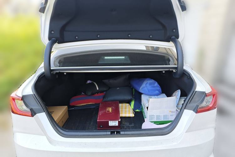 Used Toyota Camry 2025 Dual-Motor 2.0 HG Guanghui Edition Trunk